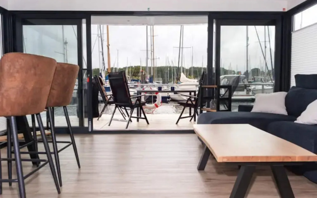 Hausboot in Boltenhagen