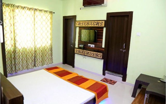 Hotel Shri Karani Vilas