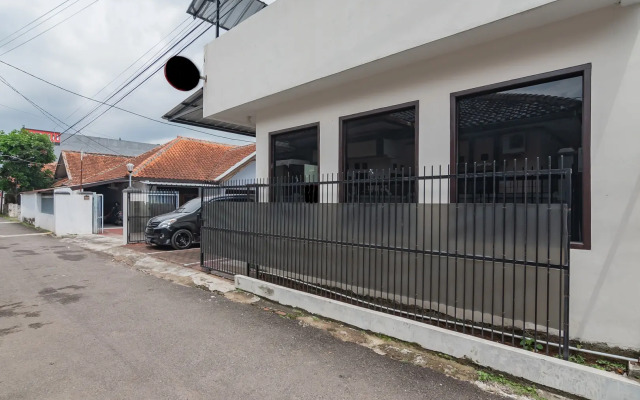 RedDoorz Syariah near Stasiun Cianjur