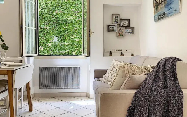 Charming flat in Old Antibes - 50m from the sea