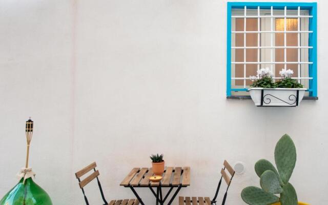 Light Blue - Apartment in the middle of everything