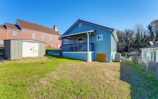 Walk Downtown: Charming Rome Abode w/ Yard!