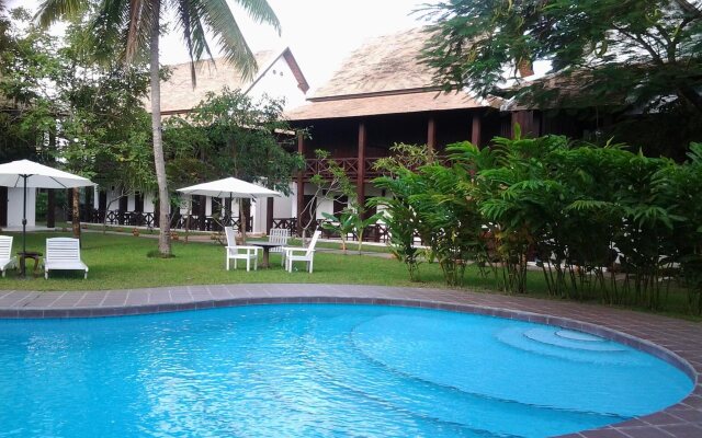 Chitchareune Muangluang Hotel