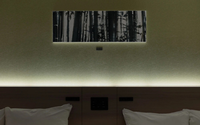 Premium Apart MONday KYOTO GOJO