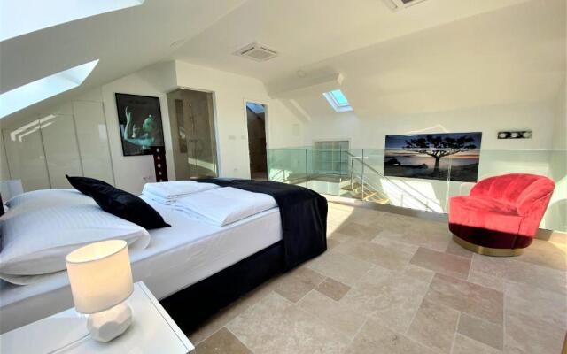 Villa M - Your business & holiday apartment in Sibenik