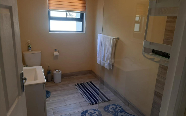 Shalom Self Catering