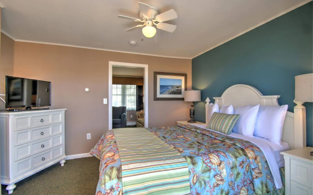 Colonial Acres Resort