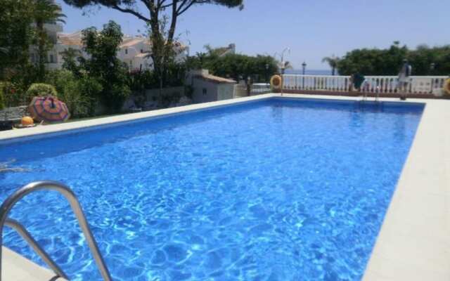 Apartamentos Carabeo Canovas Nerja
