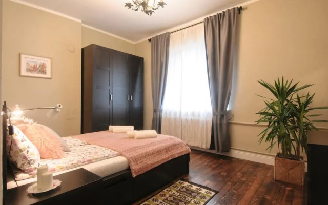 115 m2 - Top Center Artistic Apartment