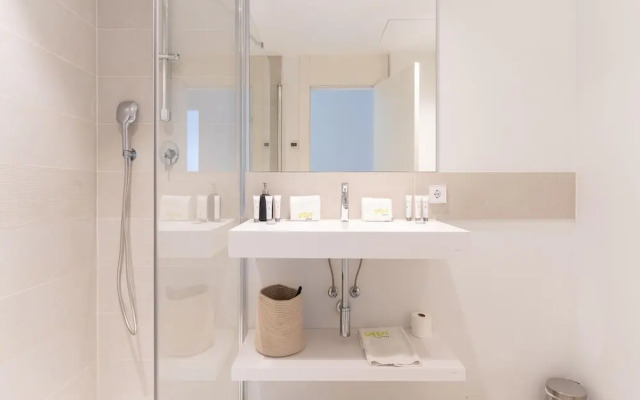 Nice Apartment With Private Garden, Pool