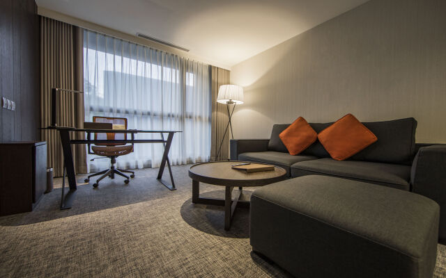 Platinum Hotel