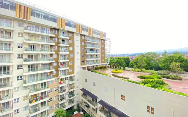 Homey And Cozy 2Br At Gateway Pasteur Apartment