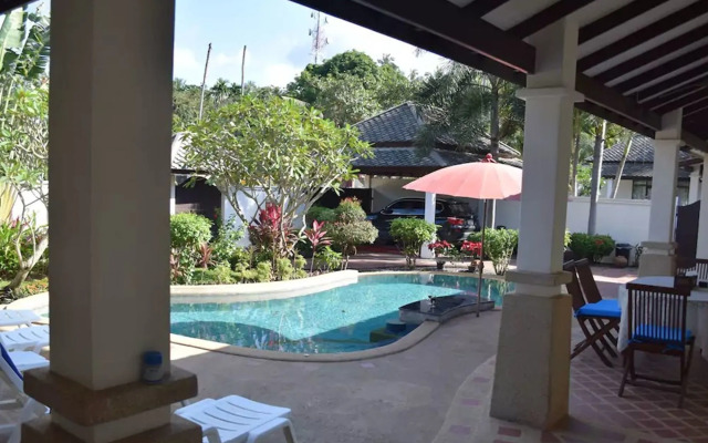 4 Bedroom Villa Gold Footsteps to Beach