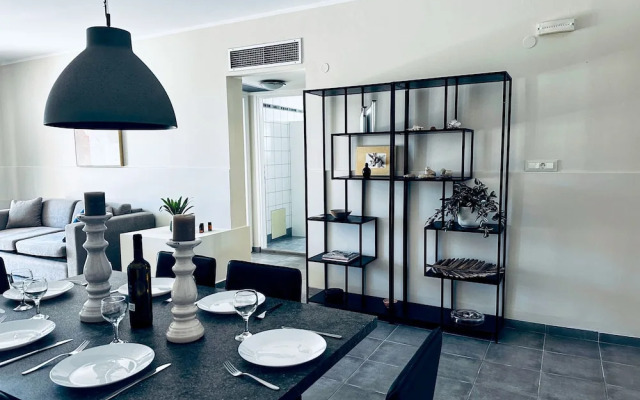 Lifeguard Beachfront - Luxury Flat, 30meters From Sea