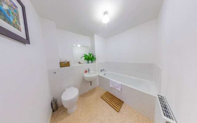 2 Bedroon Apartment With Balcony And Seaviews