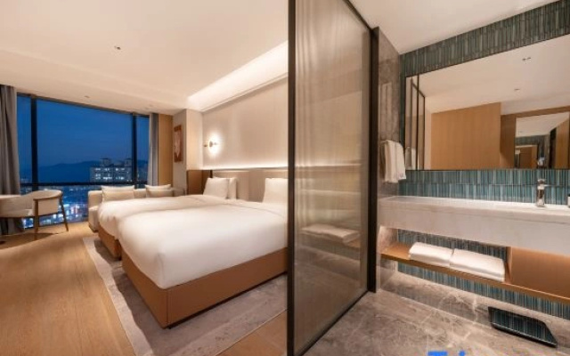 Leezy Hotel