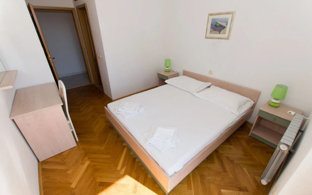 Prgo - Spacious With View & Parking - A2 1. kat