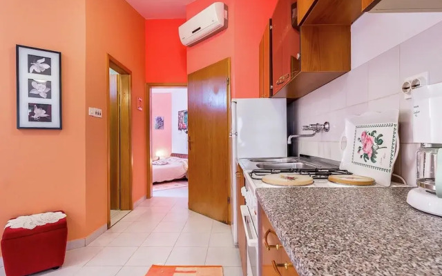 Apartment in Private House With Shared Pool