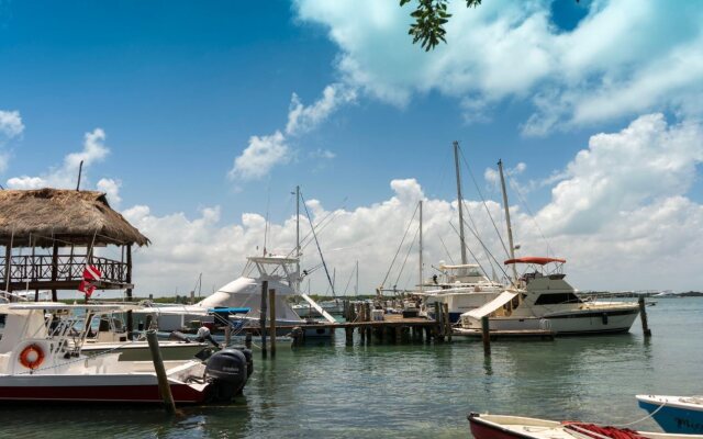 Marina Paraiso Isla Mujeres Hotel