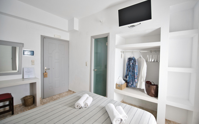 Anessis Apartments