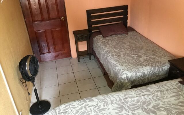 Euro Hostal - Hostel