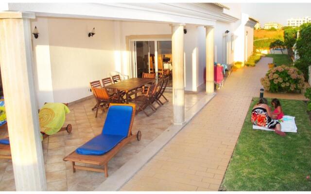 Casa do Mar by Laranjal Rentals