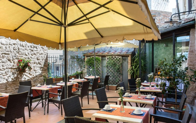 Hotel Leon Bianco