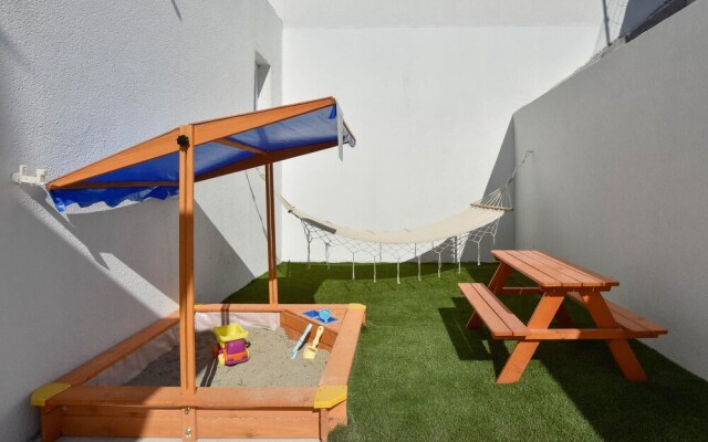 Amazing Home in Podstrana With Wifi and 5 Bedrooms