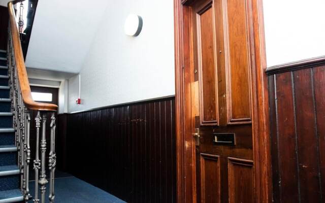 The Summit West End - 1BR Cosy Flat, Central, Wifi