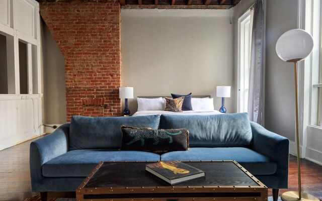 Charming Central Business District Studios by Sonder