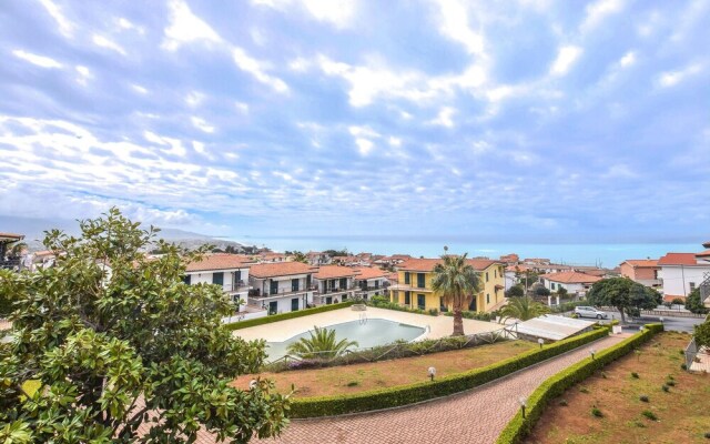 Amazing Apartment in Scalea With Outdoor Swimming Pool, Wifi and 2 Bedrooms