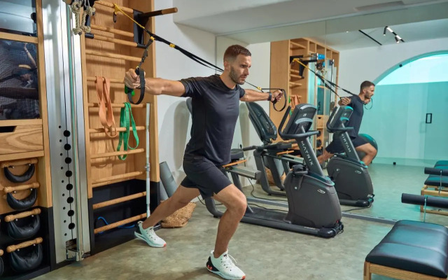 Adorno Beach Hotel & Suites