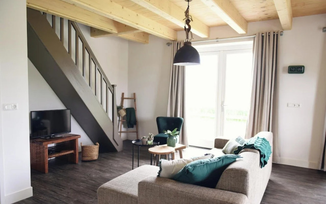 Appealing Farmhouse by the Beach