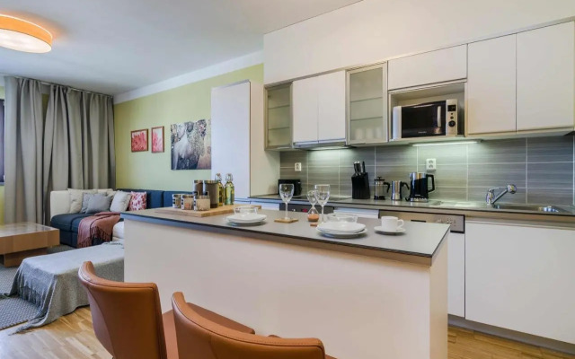 Luxury Center APT Garage Parking by Michal&Friends