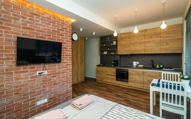 Exclusive Top Central Studio