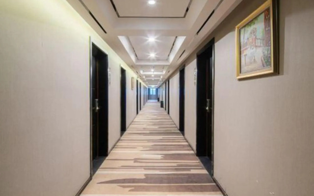 Four Alloy Nan Hotel
