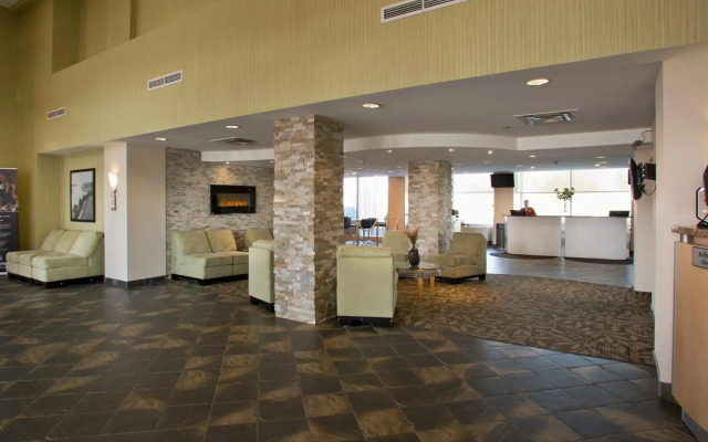 Oakes Hotel Overlooking the Falls