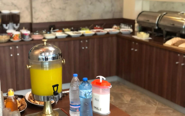 L&B Hotel