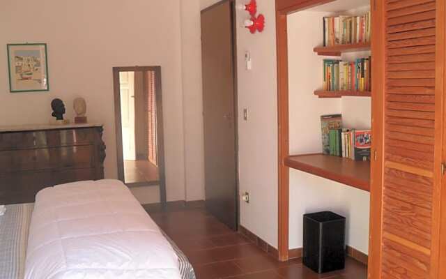 i gù books & rooms