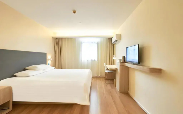 HanTing Hotel (Shanghai Hongqiao Railway Station Beizhai Road)
