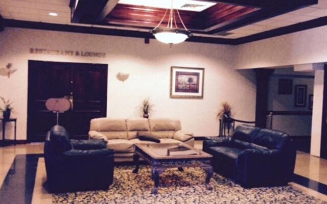 Wynnwood Plaza Hotel