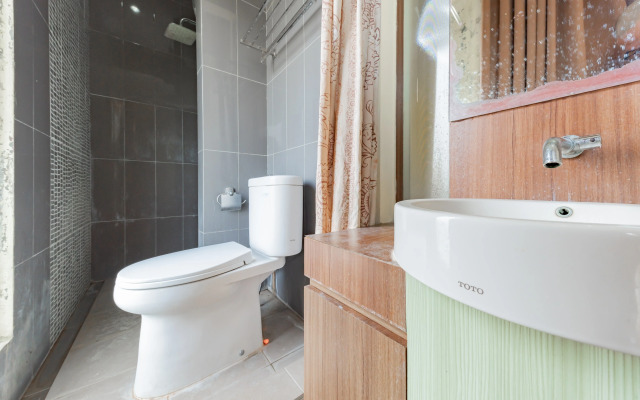 RedDoorz Syariah near Alun-Alun Pelabuhan Ratu