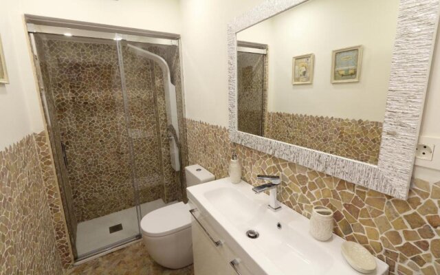 Sitges Centre Mediterranean House- 5 Bedroom, 4 Bathroom, Terrace Courtyard, Private Rooptop Pool