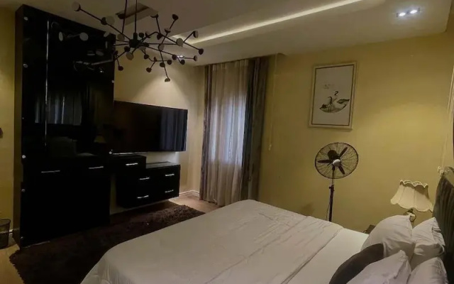 Pine Crest Hotel and Suites
