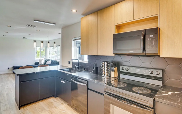 Studio Tours & Universal Fun! Burbank Family Home