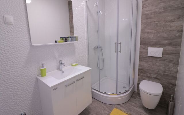 Apartments & Rooms Danivan Pool Villas B