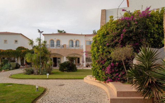 Luz Bay Hotel