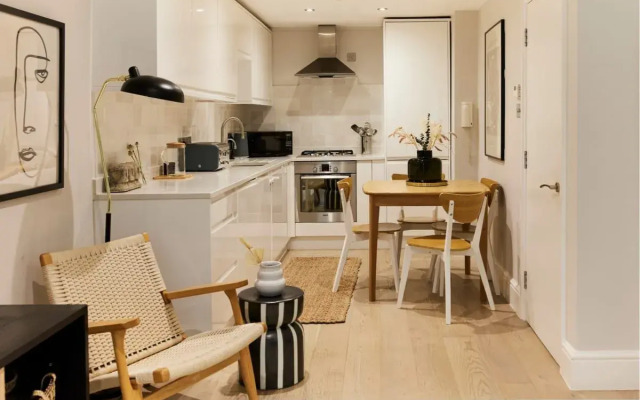The Fichley Hideaway - Glamorous 2Bdr Flat With Patio
