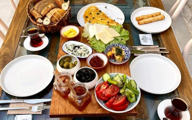 1870 Tas Konak Otel Sanat Sokagi