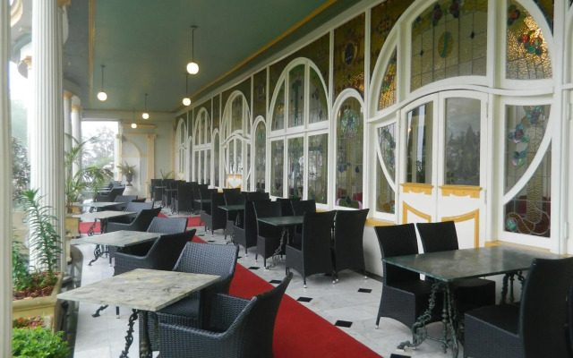 The Carrington Hotel